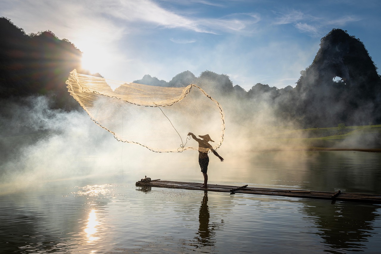 story-02 fishing, vietnam, fisherman, province, cao bang, lifestyle, daylight, life, nature, sky, water, mist, fog, sunlight