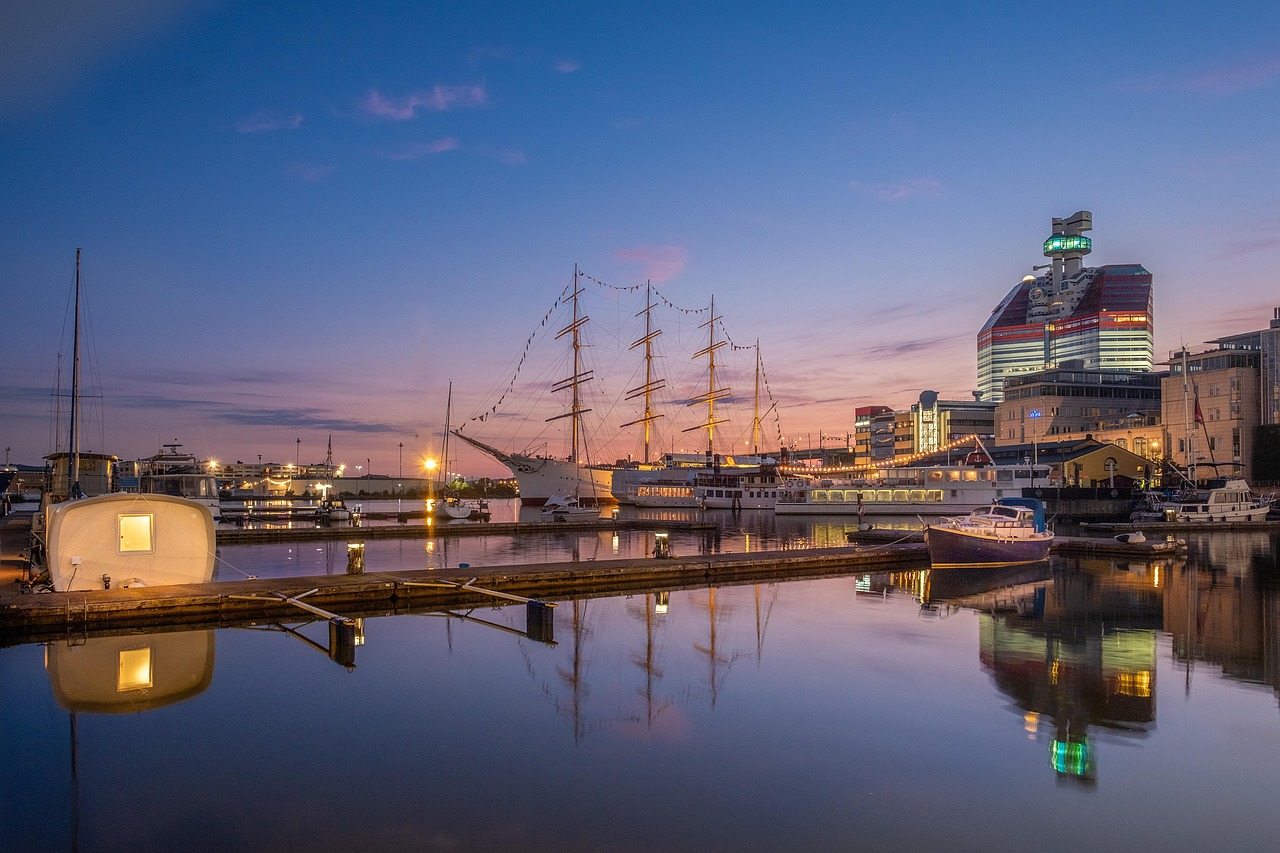 story-01 little boom, gothenburg, sea, port, water, solar, sweden, boat, nature, ships, sailboat, houseboat, lifestyle